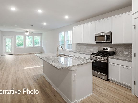 2nd image of 802 Hadley Dr