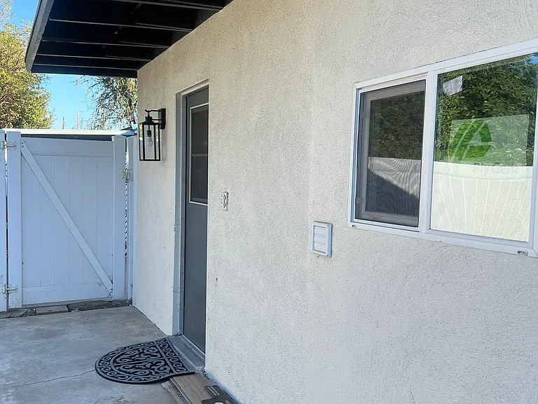 4243 Monroe St — Photo 15