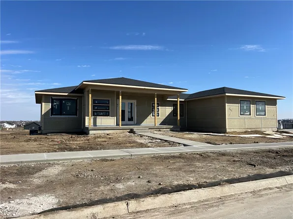 4045 Westgate Pkwy, Clive, IA 50325