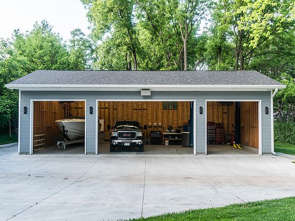 4th image of 2420 Bretigne Dr