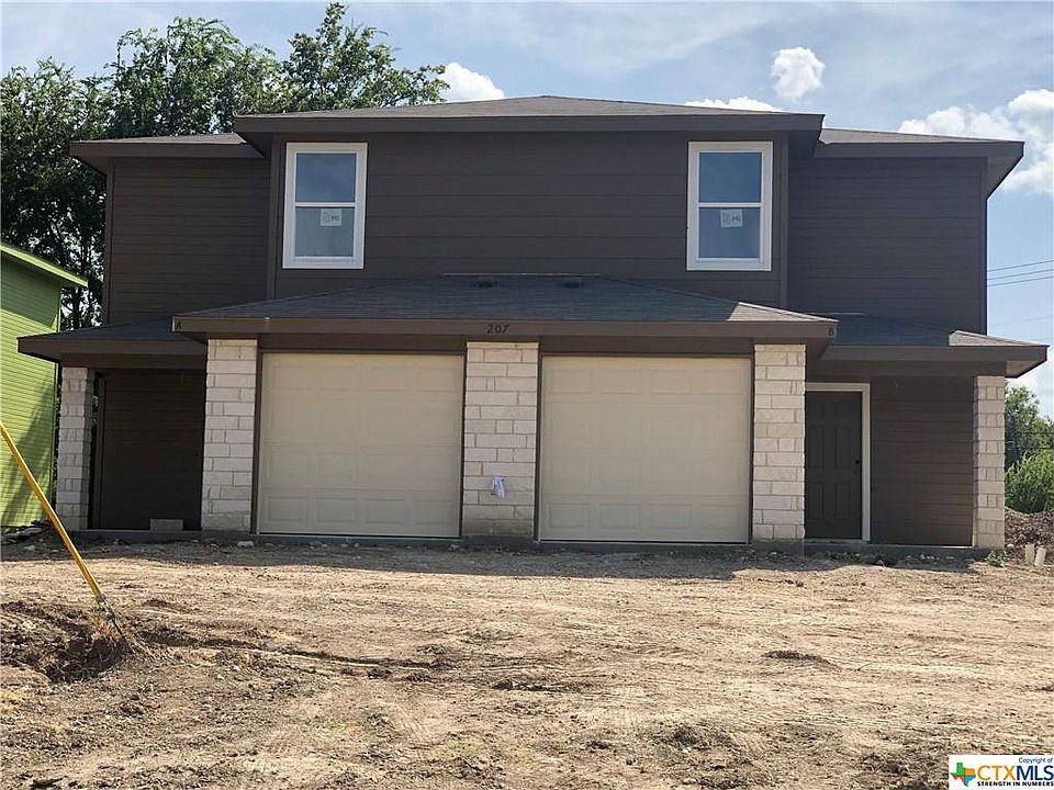 1st image of 209 W Reagan Ave