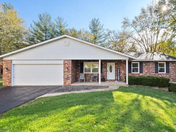 110 Meadow Ln N, Columbia, IL 62236