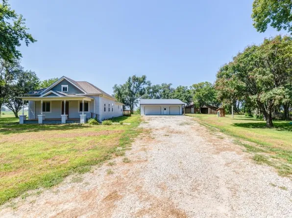 1905 Deer Rd, Abilene, KS 67410