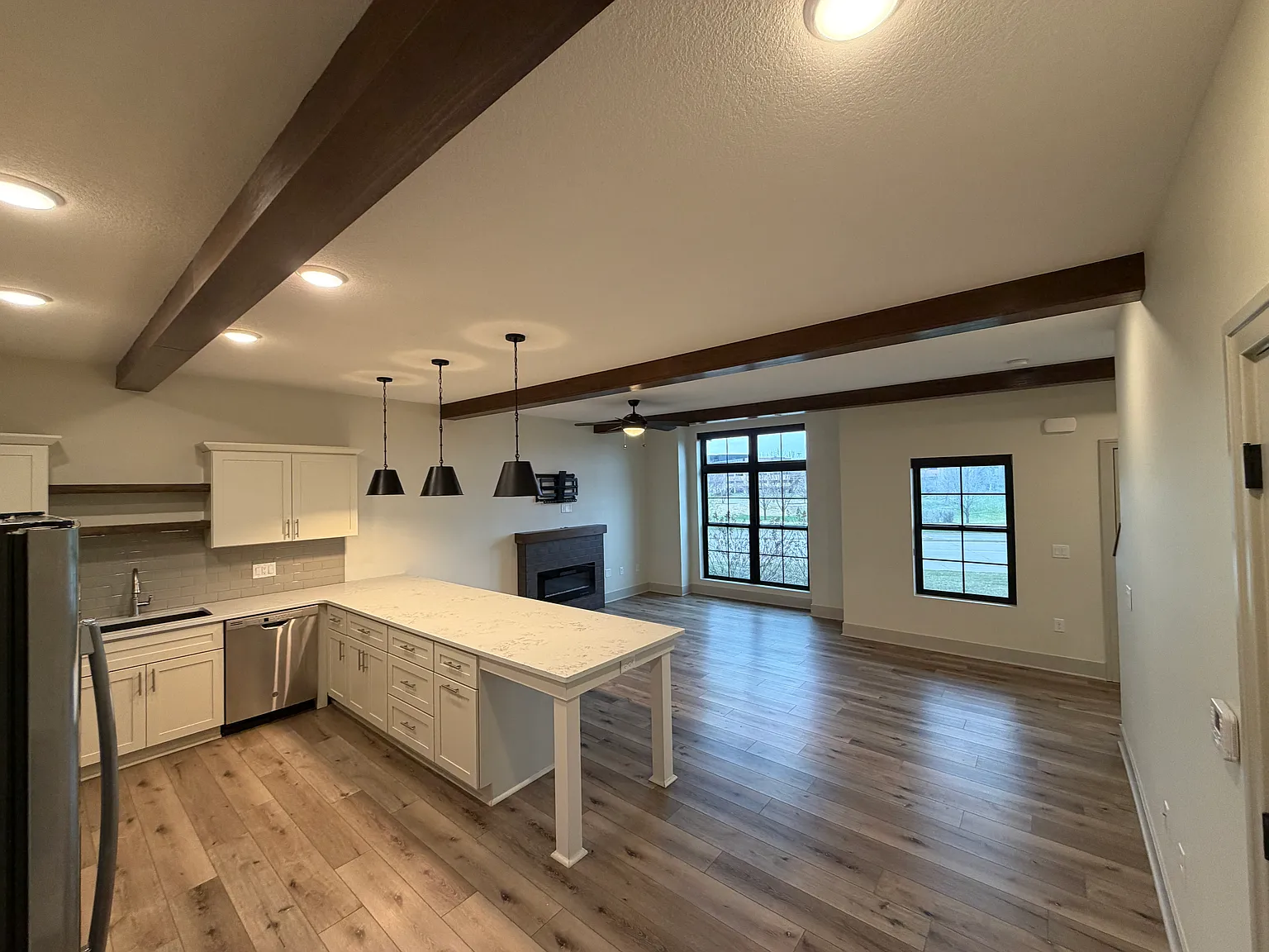 6460 Galleria Dr — Photo 3