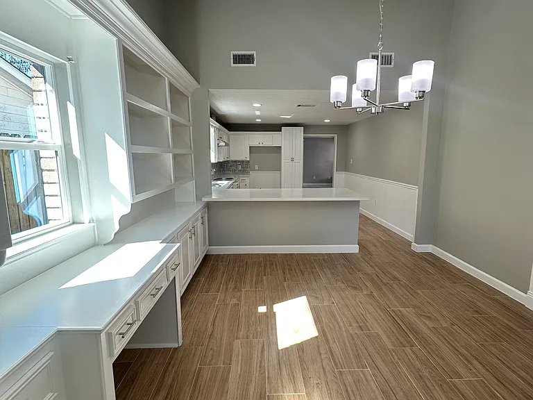 2830 Lelia St — Photo 3