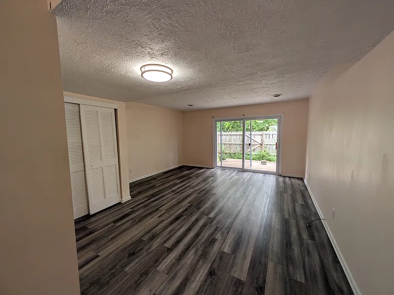 1602 Friendship Rd #H — Photo 6
