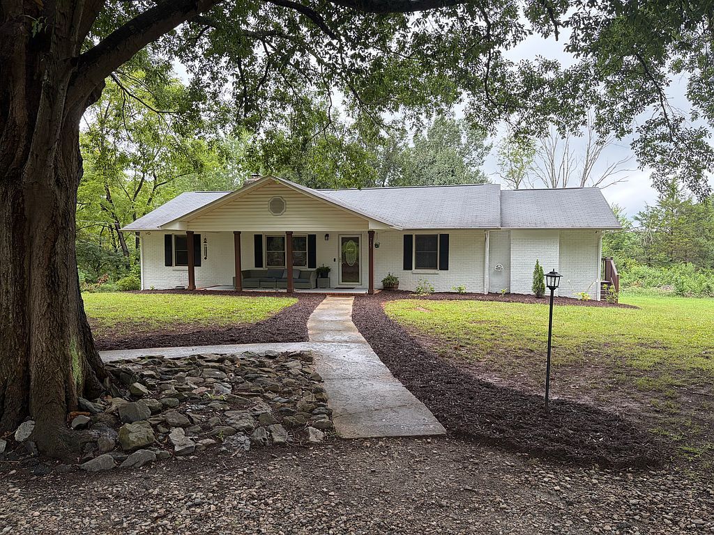 715 S Grandview Rd - Property Image