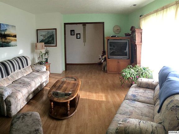 5th image of 6209 Peterson Ln NE