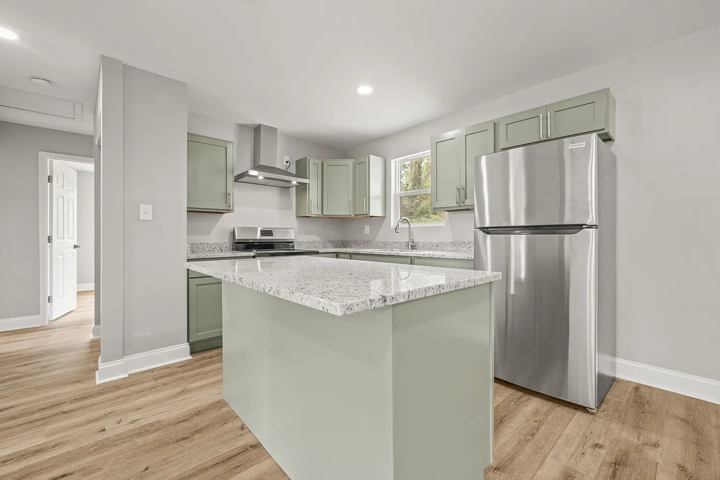 4 bed, 1500 sqft, $1,749 — Photo 3