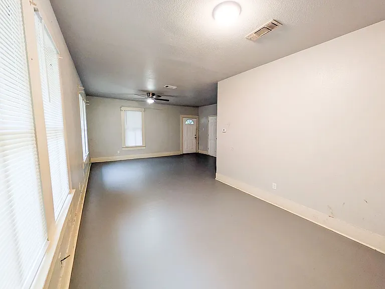 4358 Kenneth Ave — Photo 3