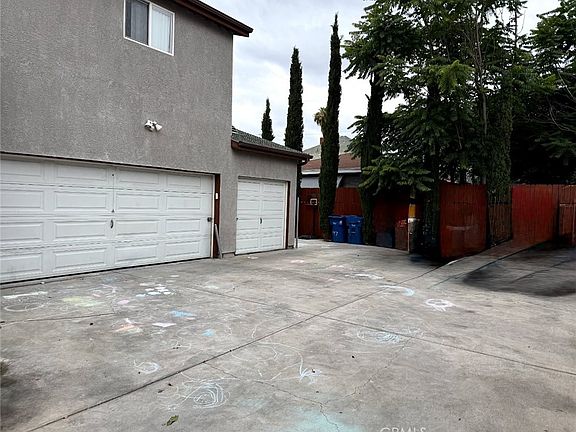 2nd image of 145 E 36th St