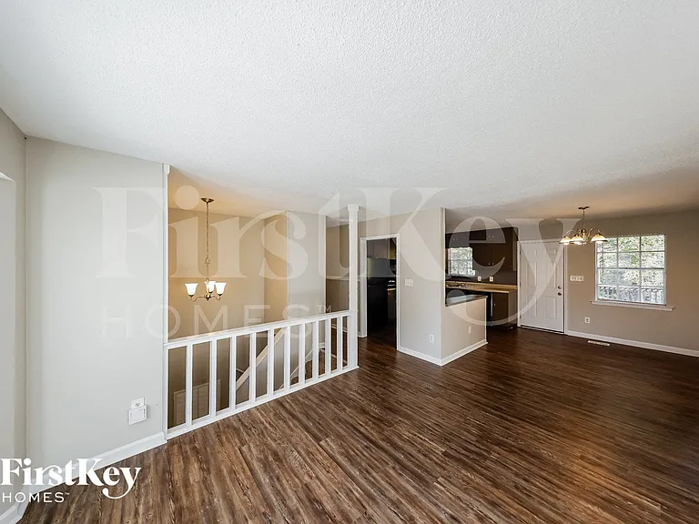 634 14th Ave NW — Photo 4