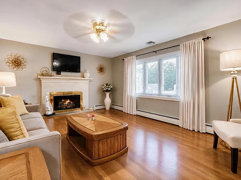 43 Deerfield Ave #43 — Photo 10