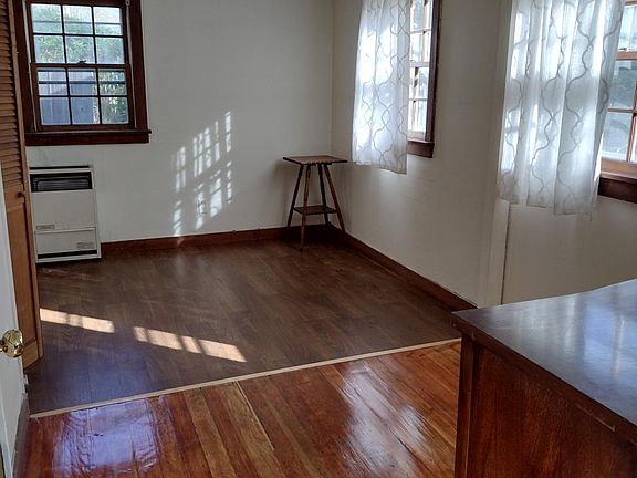 2nd photo of front bedroom.