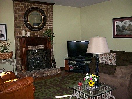 5th image of 2650 N Oak Ln