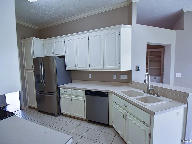 1691 Rambling Brook Ln — Photo 15
