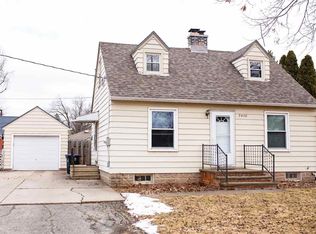 2436 Hickory Ln, Appleton, WI 54915