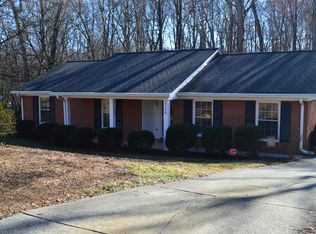 2109 Tarrywood Dr, Greensboro, NC 27455