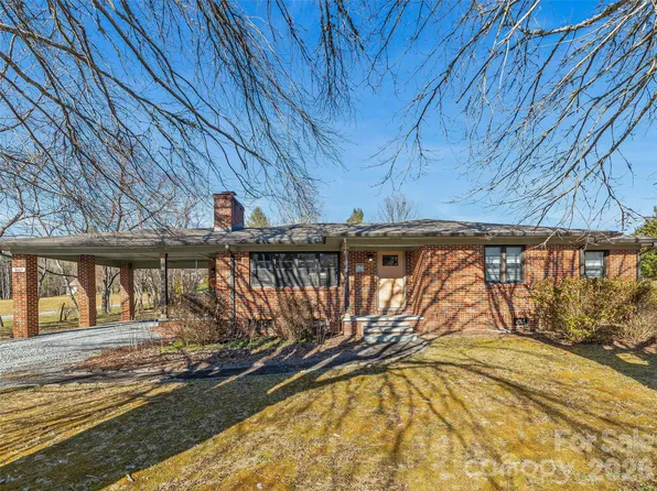 3869 Crab Creek Rd, Penrose, NC 28766