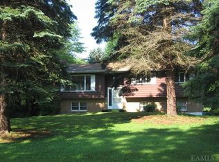 27 Woods Rd, Cold Spring, NY 10516