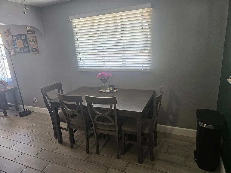 2923 W Townley Ave — Photo 3