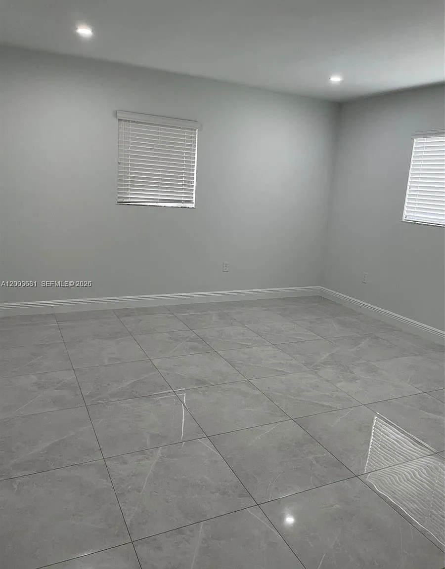 5 bed, 1646 sqft, $5,000 — Photo 4