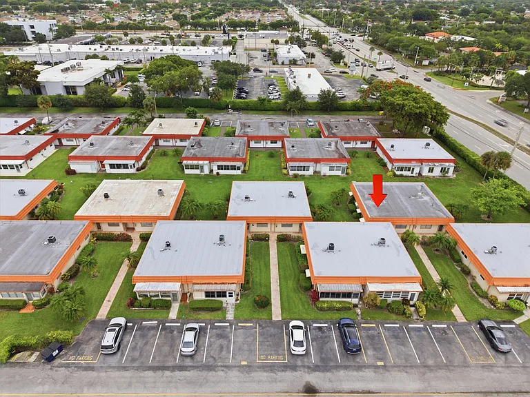 28 Seville Dr #B — Photo 37