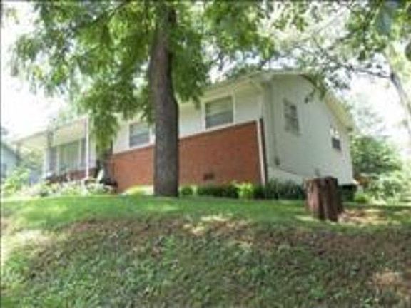 5th image of 2321 Brooks Ave