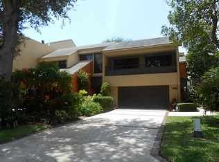 710 Saint Albans Dr, Boca Raton, FL 33486