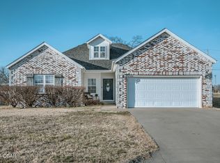 405 W 15th St, Webb City, MO 64870