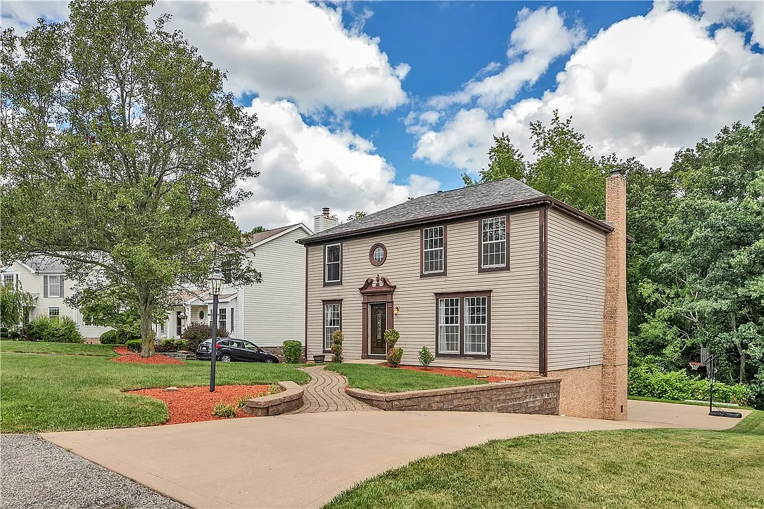 1511 N Randolph Dr photo 1