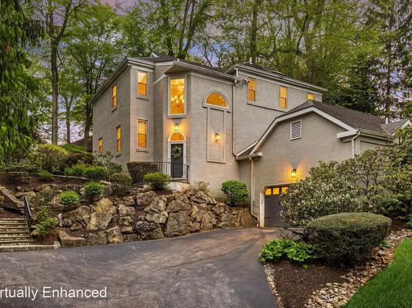 2114 Greenbrier Dr, Villanova, PA 19085