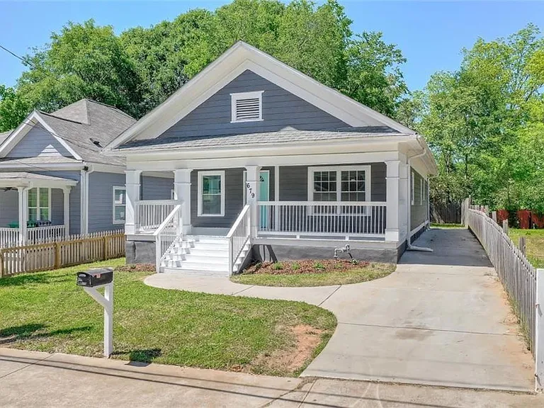 679 Jones Ave NW — Photo 1