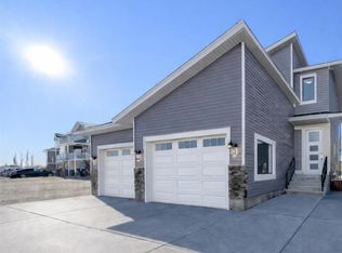 310 N Somerside Cres, Medicine Hat, AB T1B0N3