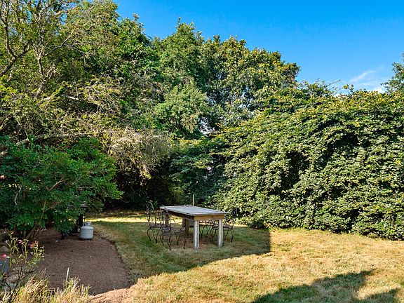 3rd image of 4 Elias Ln