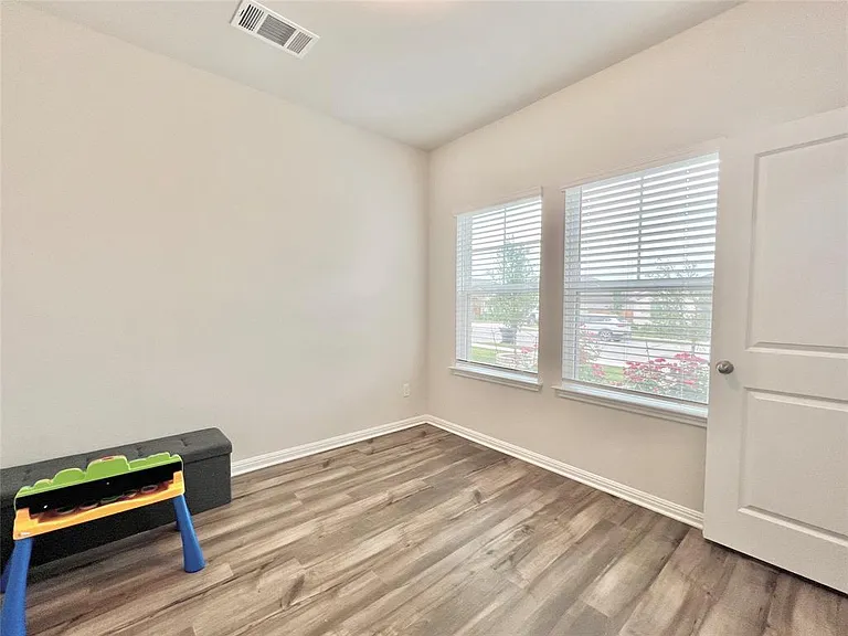 1600 Longhorn Ranch Dr — Photo 11