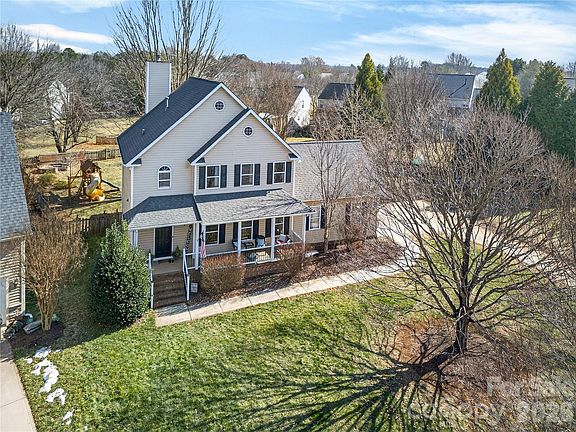 2nd image of 5018 Chapel Chase Ln