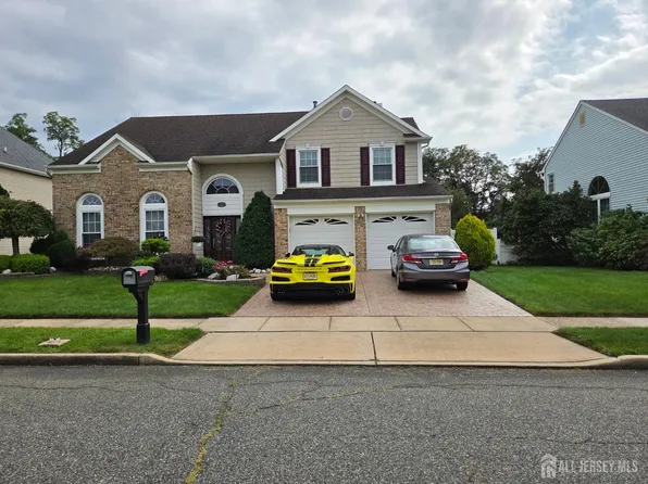 62 Canal St, Sayreville, NJ 08872