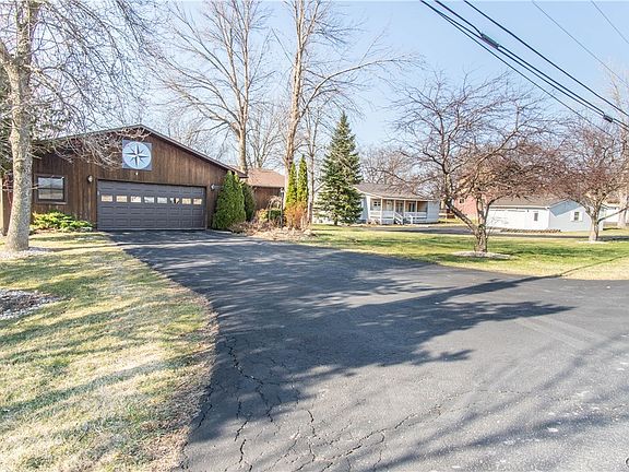 3rd image of 20949 Storrs Rd