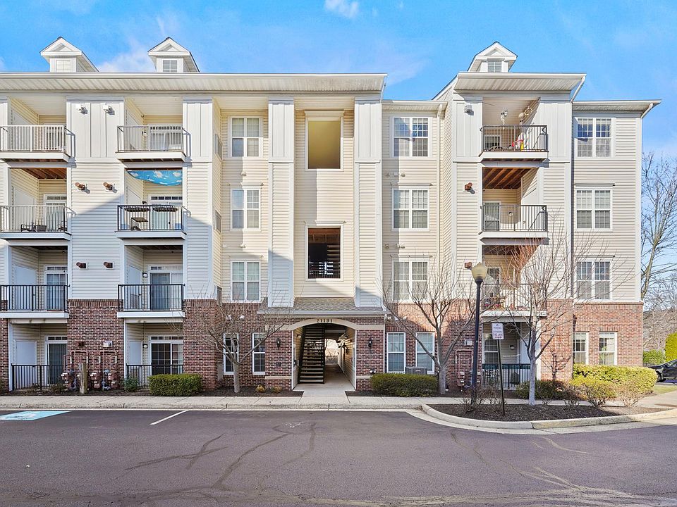 1st image of 21191 McFadden Sq Unit 105
