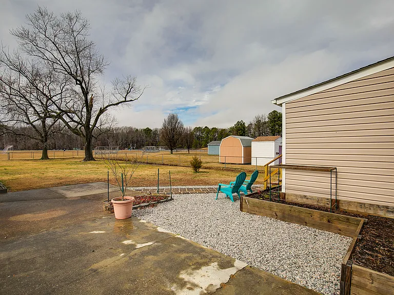 304 Sunset Cir — Photo 36