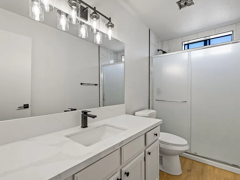 3325 E Lockett Rd — Photo 14