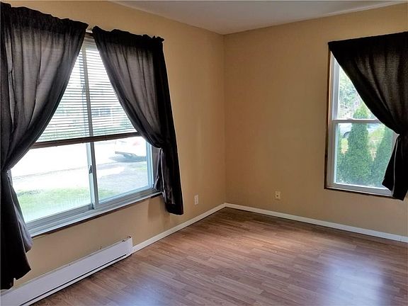 5th image of 125 Garfield Ave