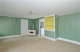 4th image of 4327 Meridian Ave N