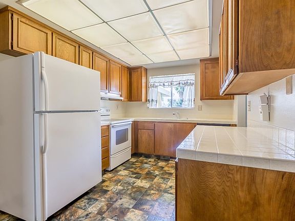 3rd image of 3343 Parkhaven Ct