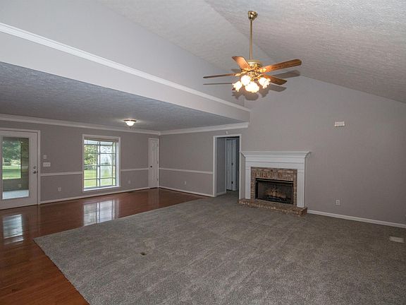 5th image of 1128 Douglas Pl