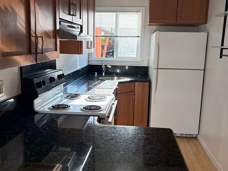 301 Laurel Way #2 — Photo 11