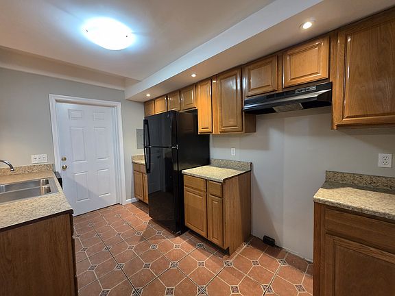2nd image of 429 Ellsworth Ave APT 1