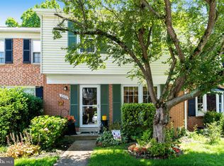 8330 Uxbridge Ct, Springfield, VA 22151