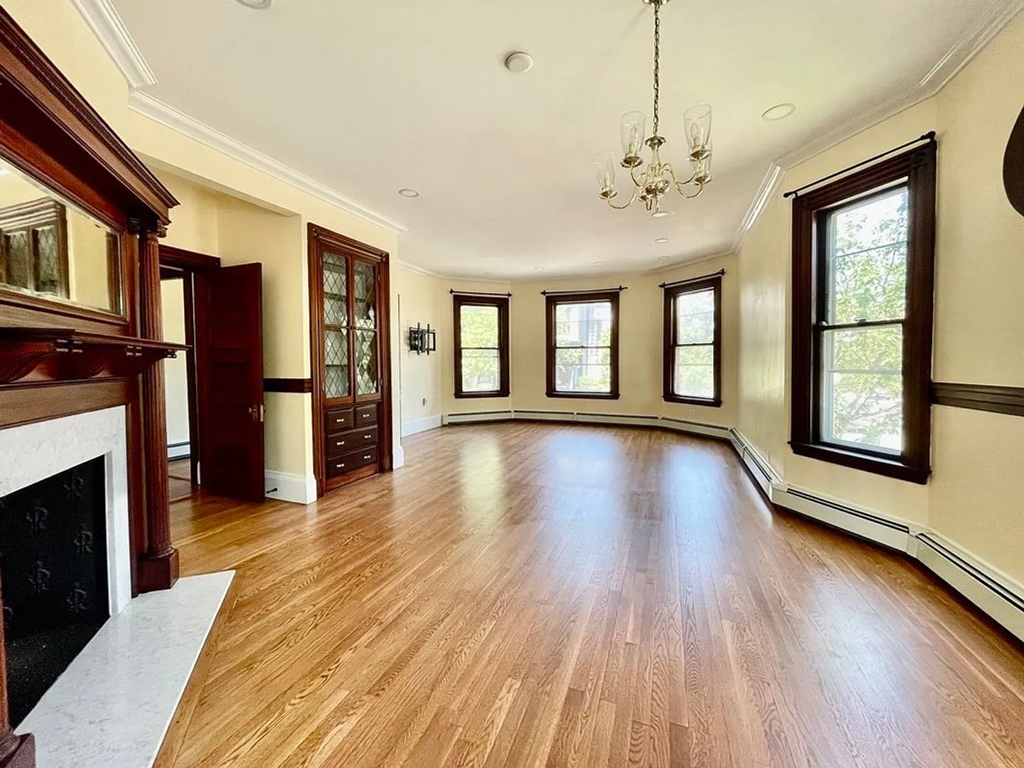 46 Dana ST — Photo 3